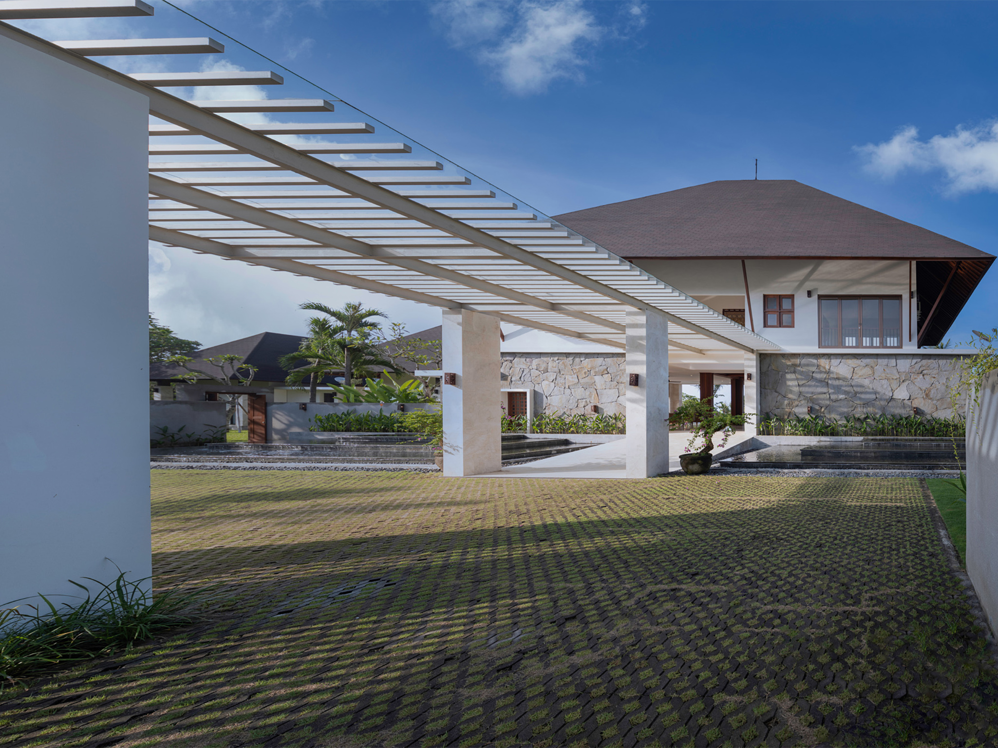 Villa Kailasha -  Parking and entrance - Villa Kailasha, Tabanan, Bali